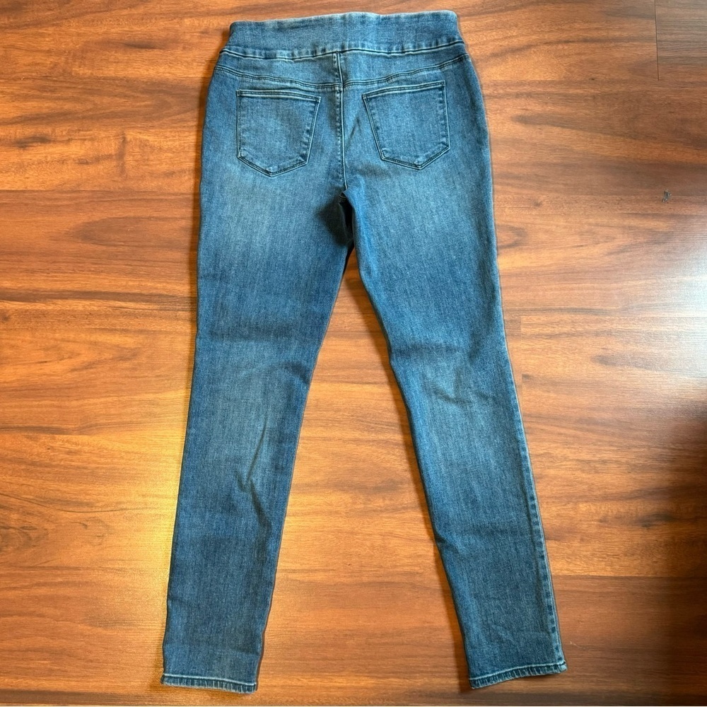 Chico’s Pull On Jegging Denim Stretch Jeans - Picture 4 of 9